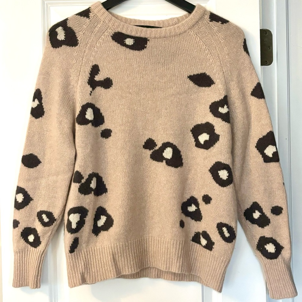 Everything must go - 360 Cashmere Sweater - size small